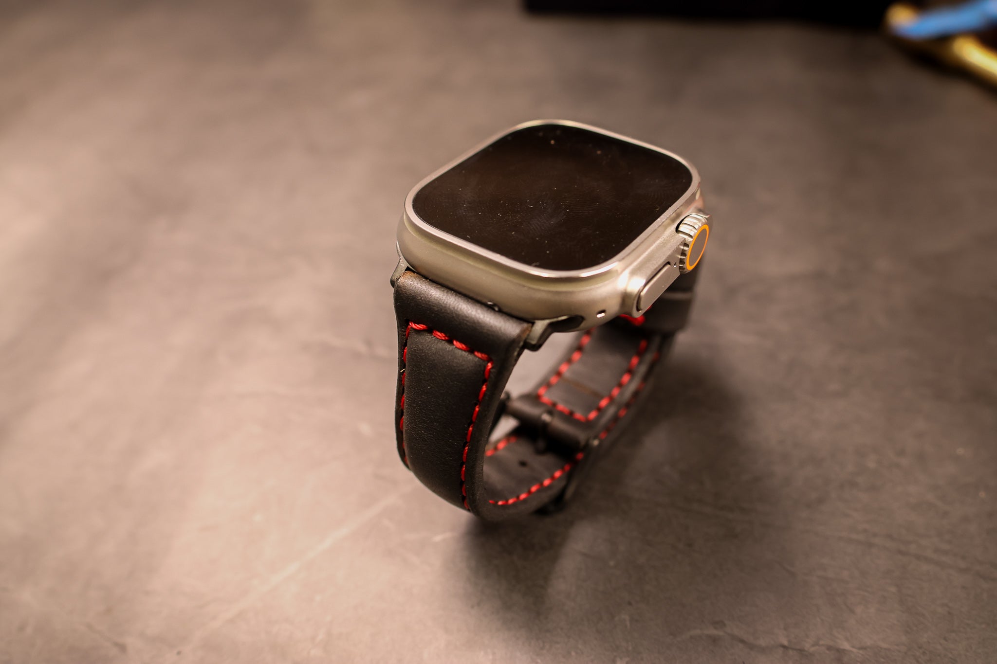 Classic Leather Apple Watch Band - Black Balmoral