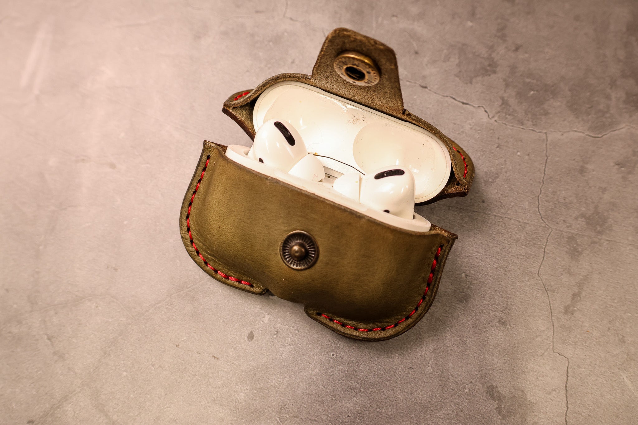 Leather AirPods Case - Grey Minerva
