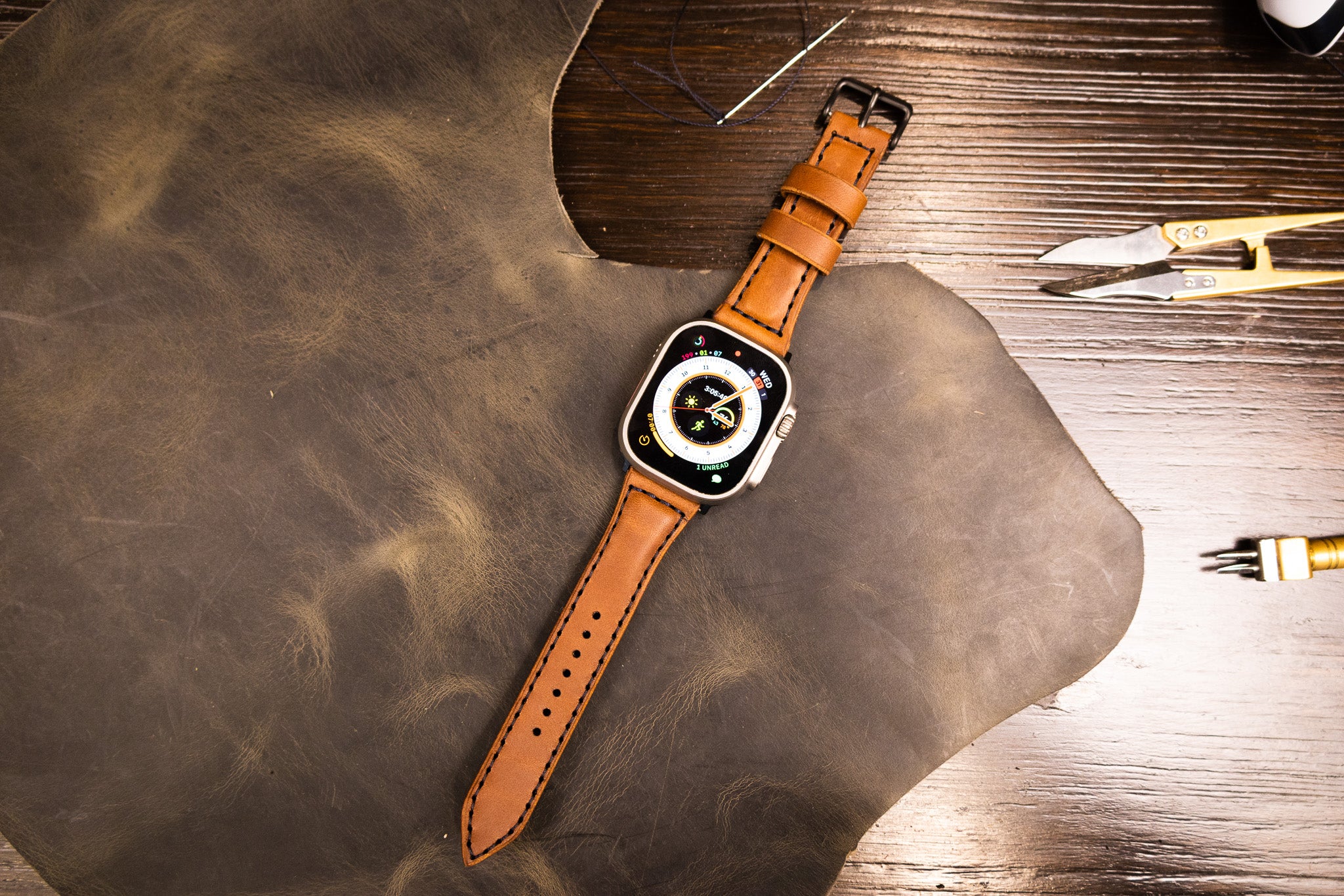Classic Leather Apple Watch Band - Walnut Minerva