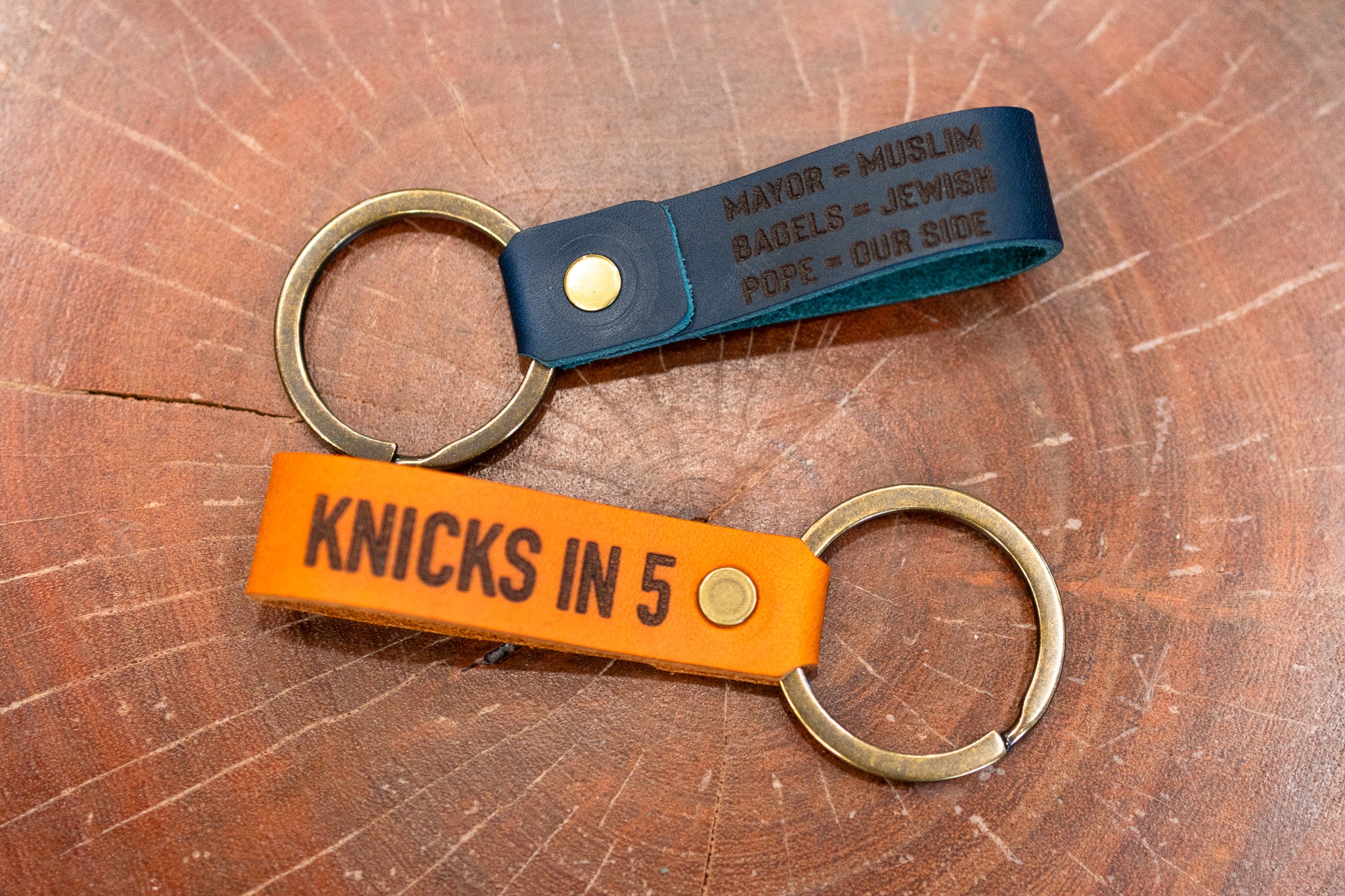 KNICKS IN 5 Leather Keychain - Navy Blue Minerva