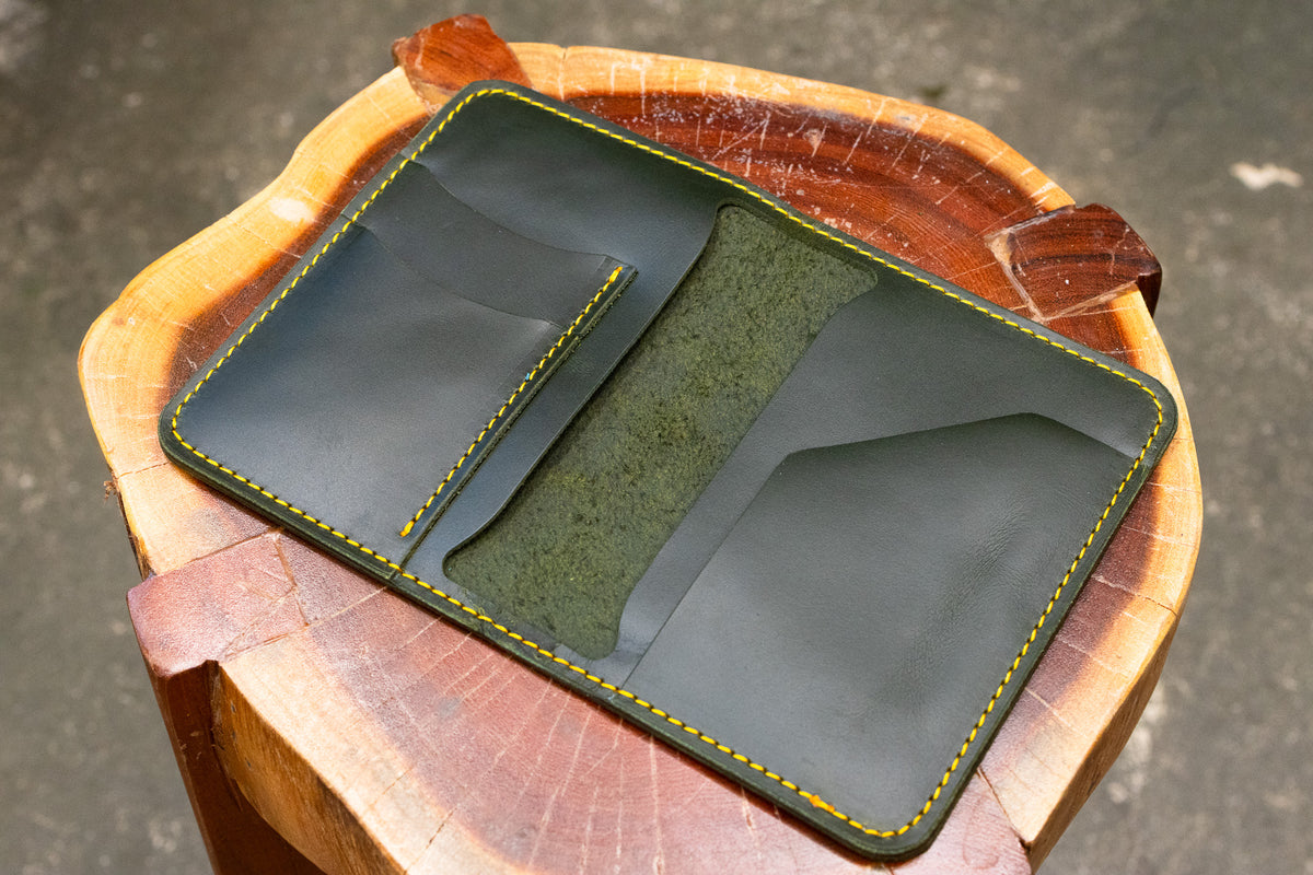 Leather Passport Wallet - Evergreen