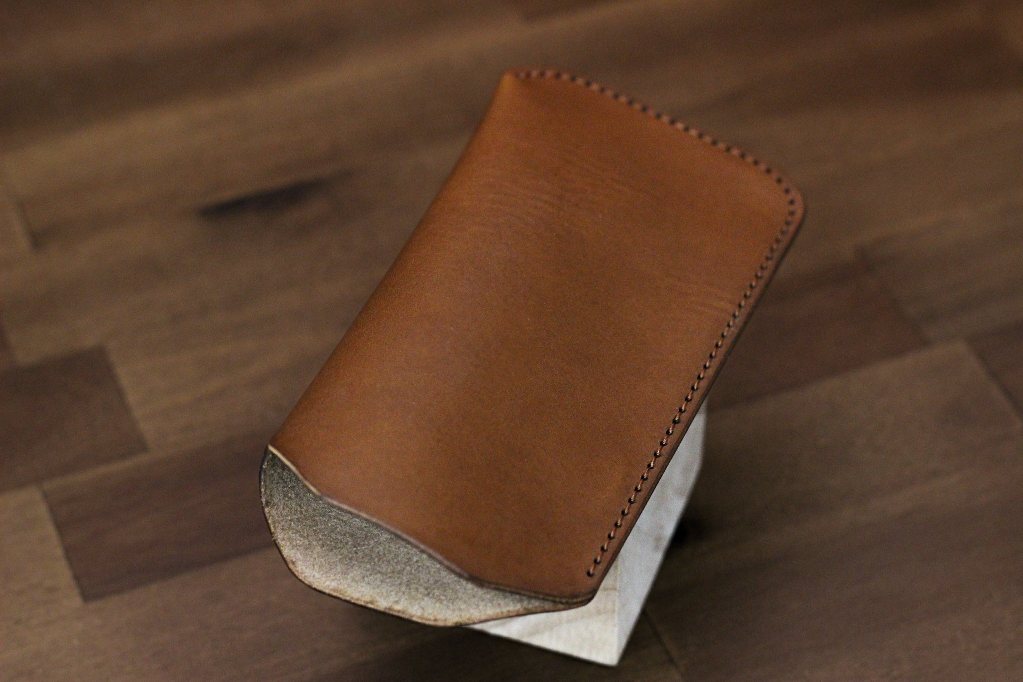 Leather Sunglass Sleeve - Walnut Minerva