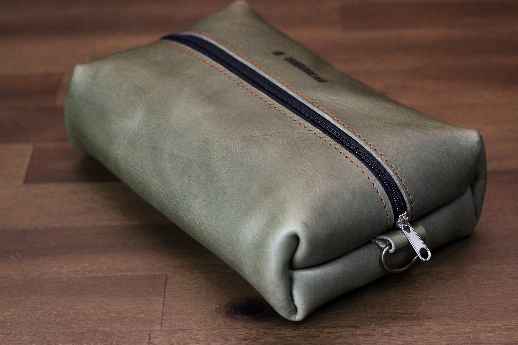 Leather Dopp Kit - Grey Minerva