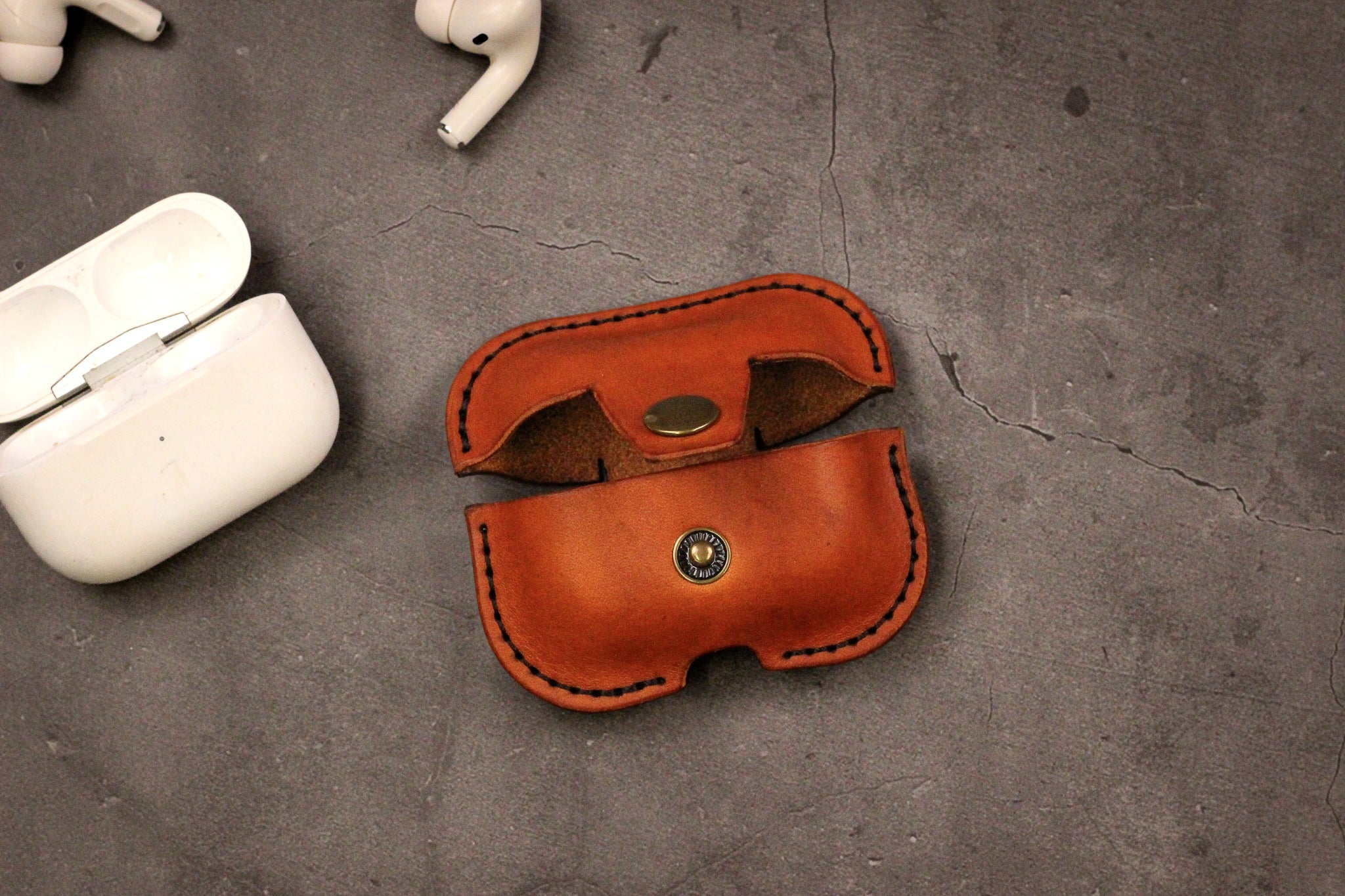 Leather AirPods Case - Olmo Minerva