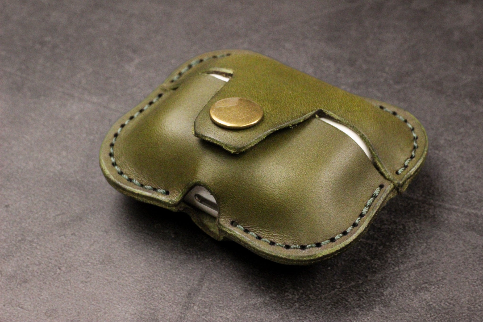 Leather AirPods Case - Olive Green Minerva