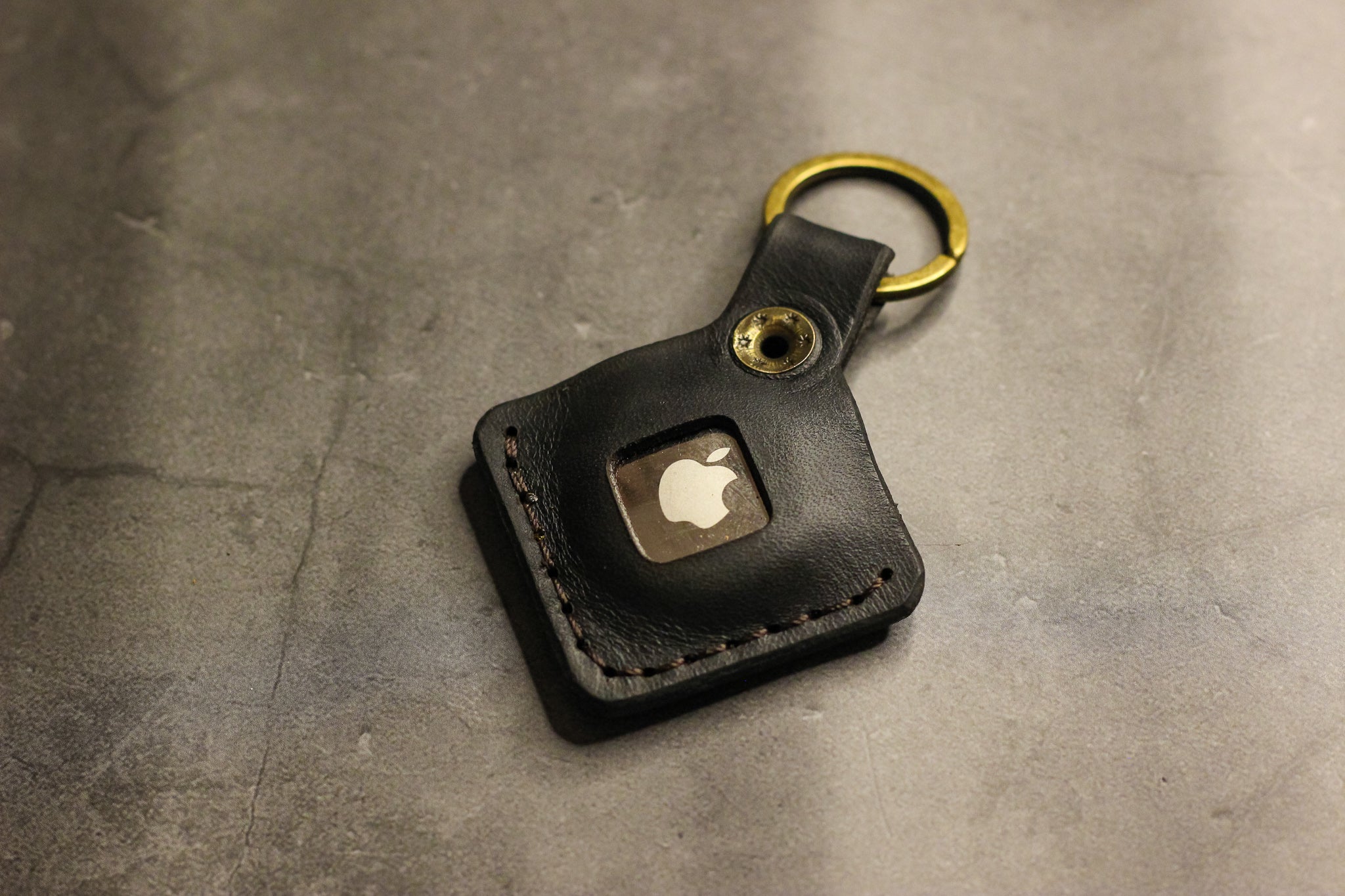 Leather AirTag Keychain - Black Balmoral