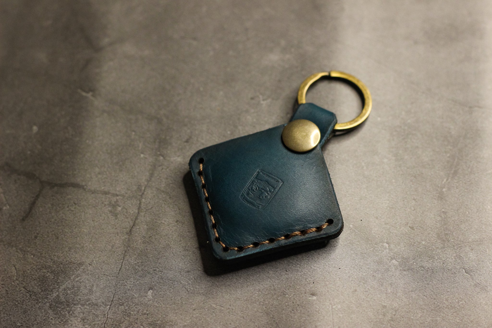 Leather AirTag Keychain - Turquoise Minerva