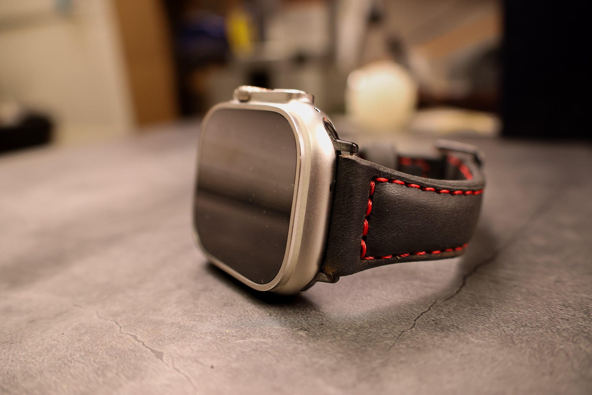 Classic Leather Apple Watch Band - Black Balmoral