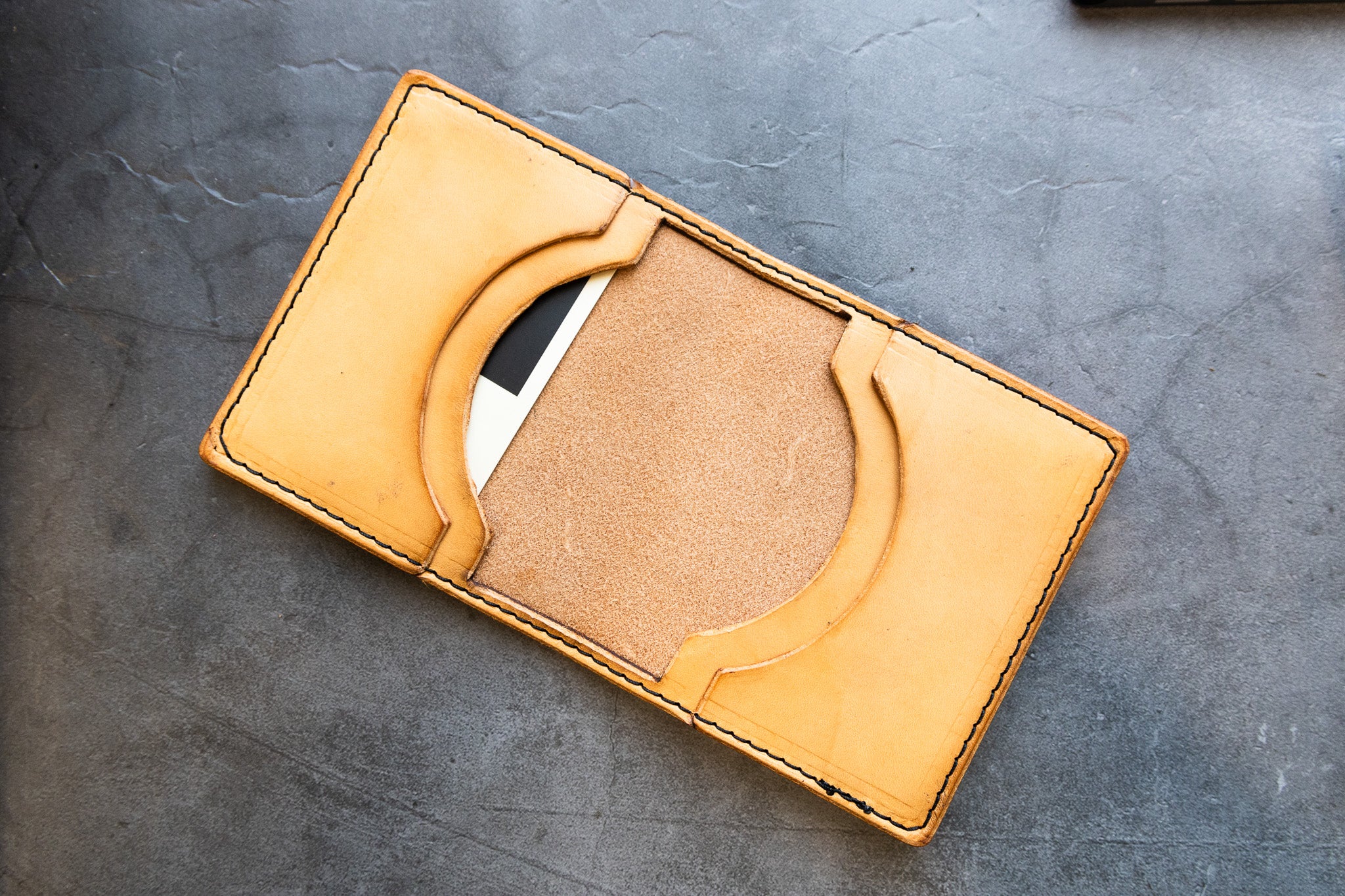 Leather Slim Minimalist Wallet - Natural Minerva