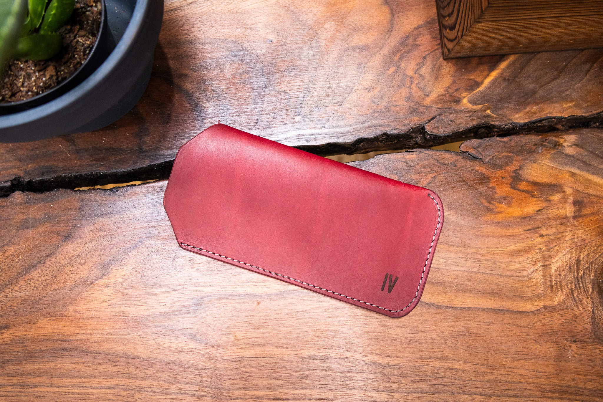 Leather Sunglass Sleeve - Bordeaux Minerva