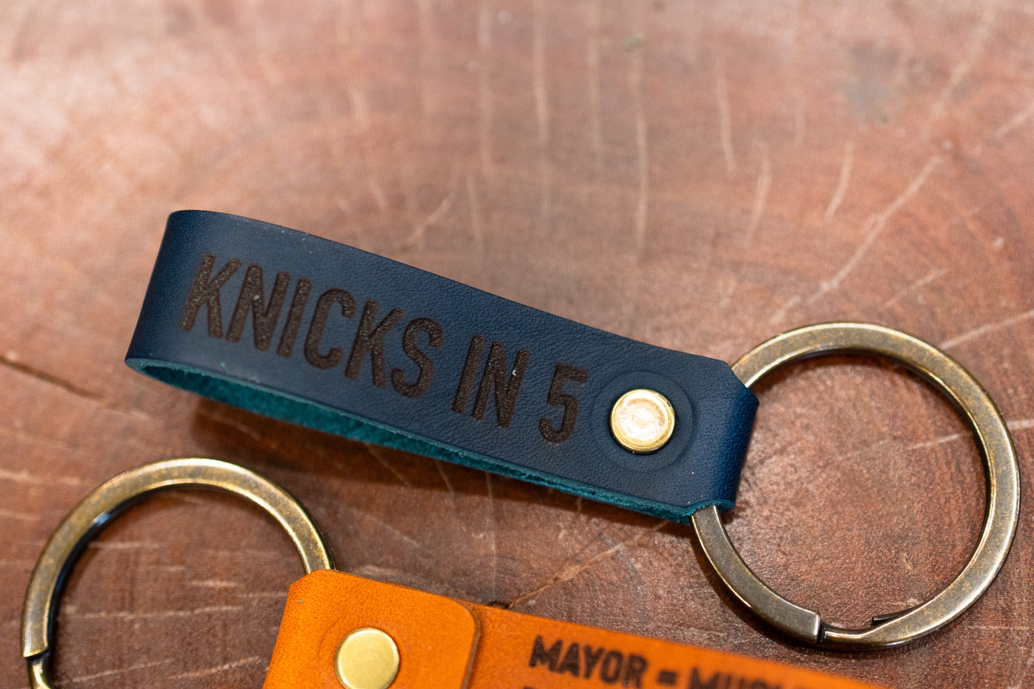 KNICKS IN 5 Leather Keychain - Navy Blue Minerva