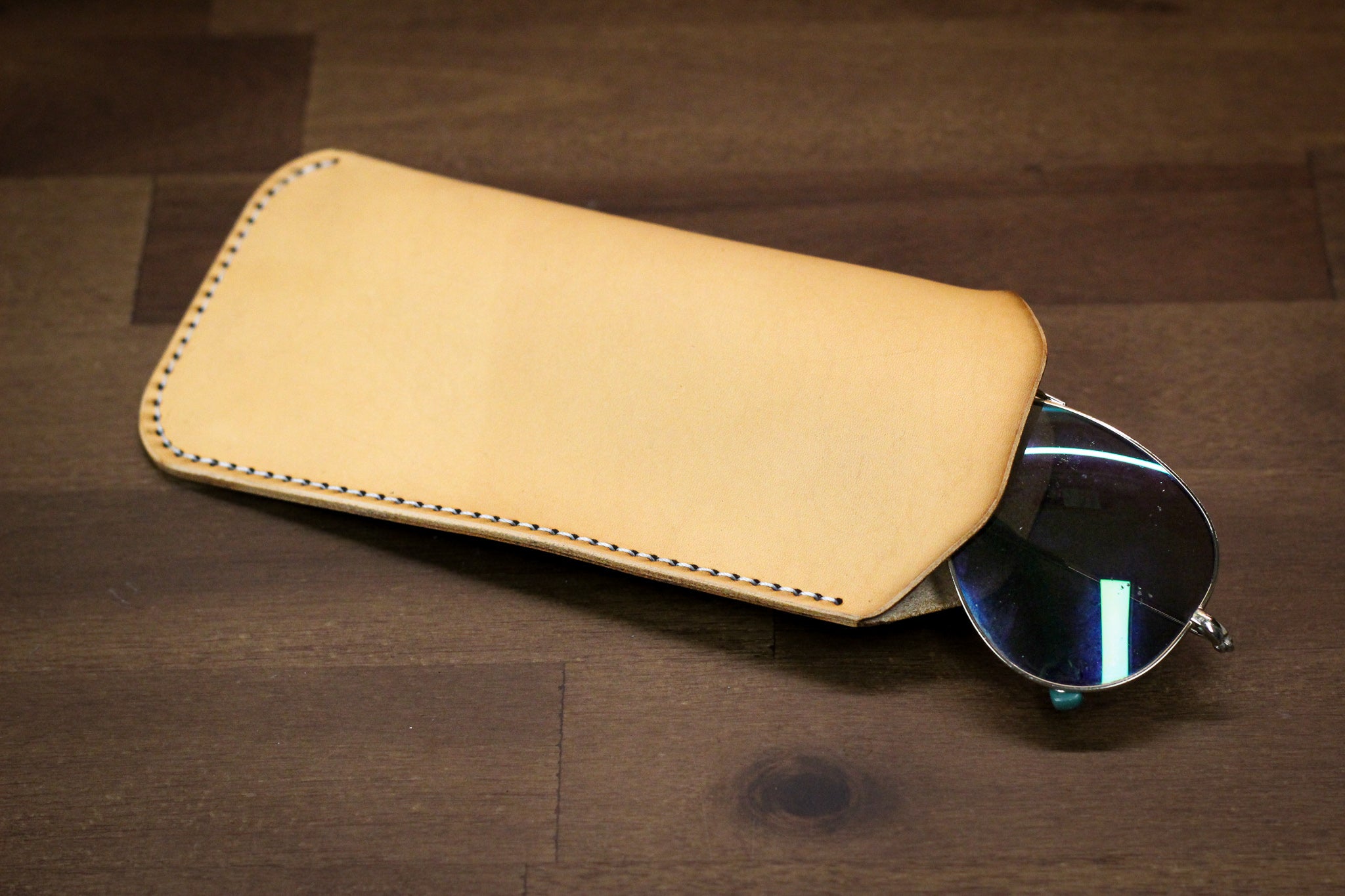 Leather Sunglass Sleeve - Natural Minerva