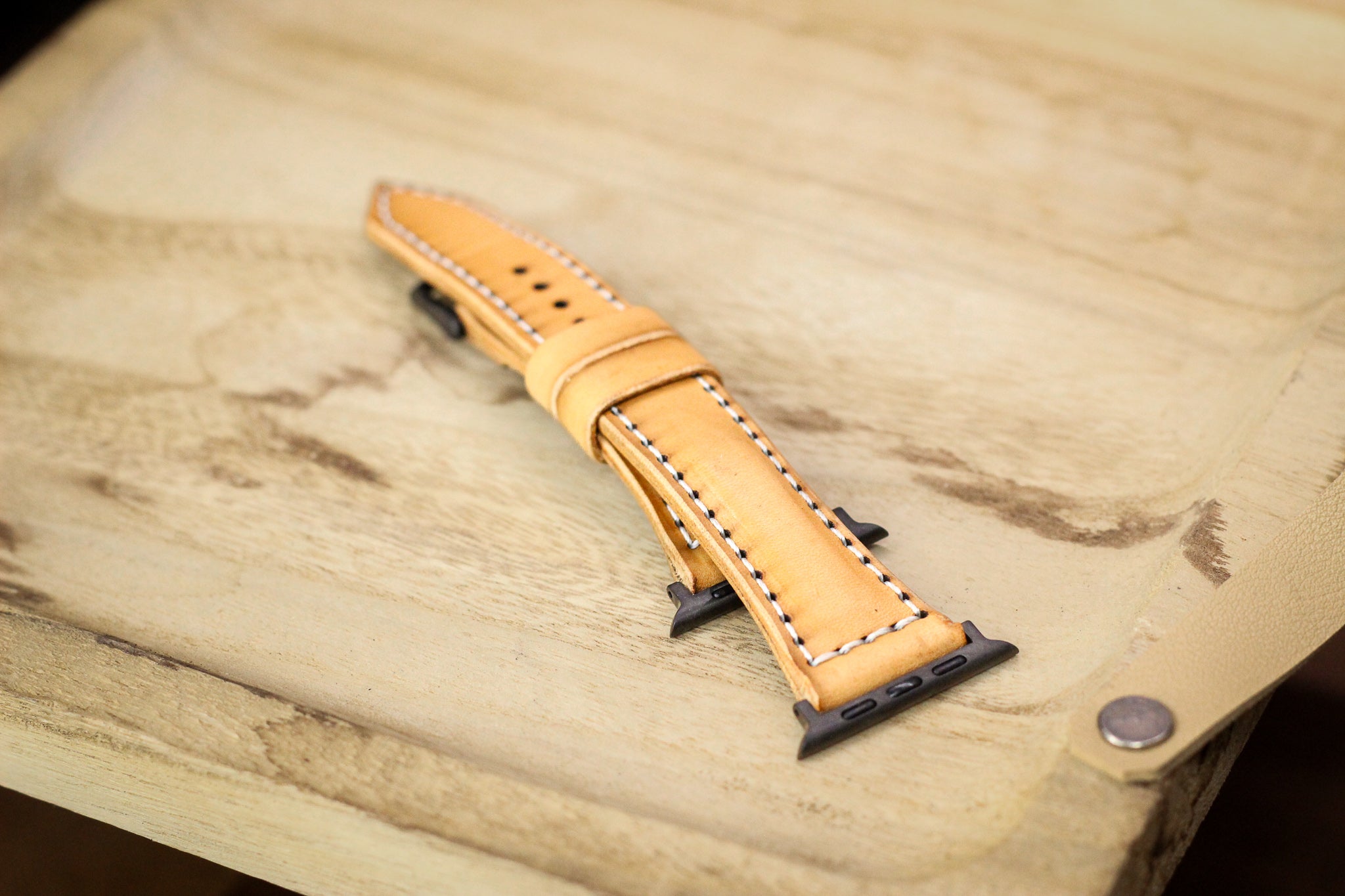 Classic Leather Apple Watch Band - Natural Minerva