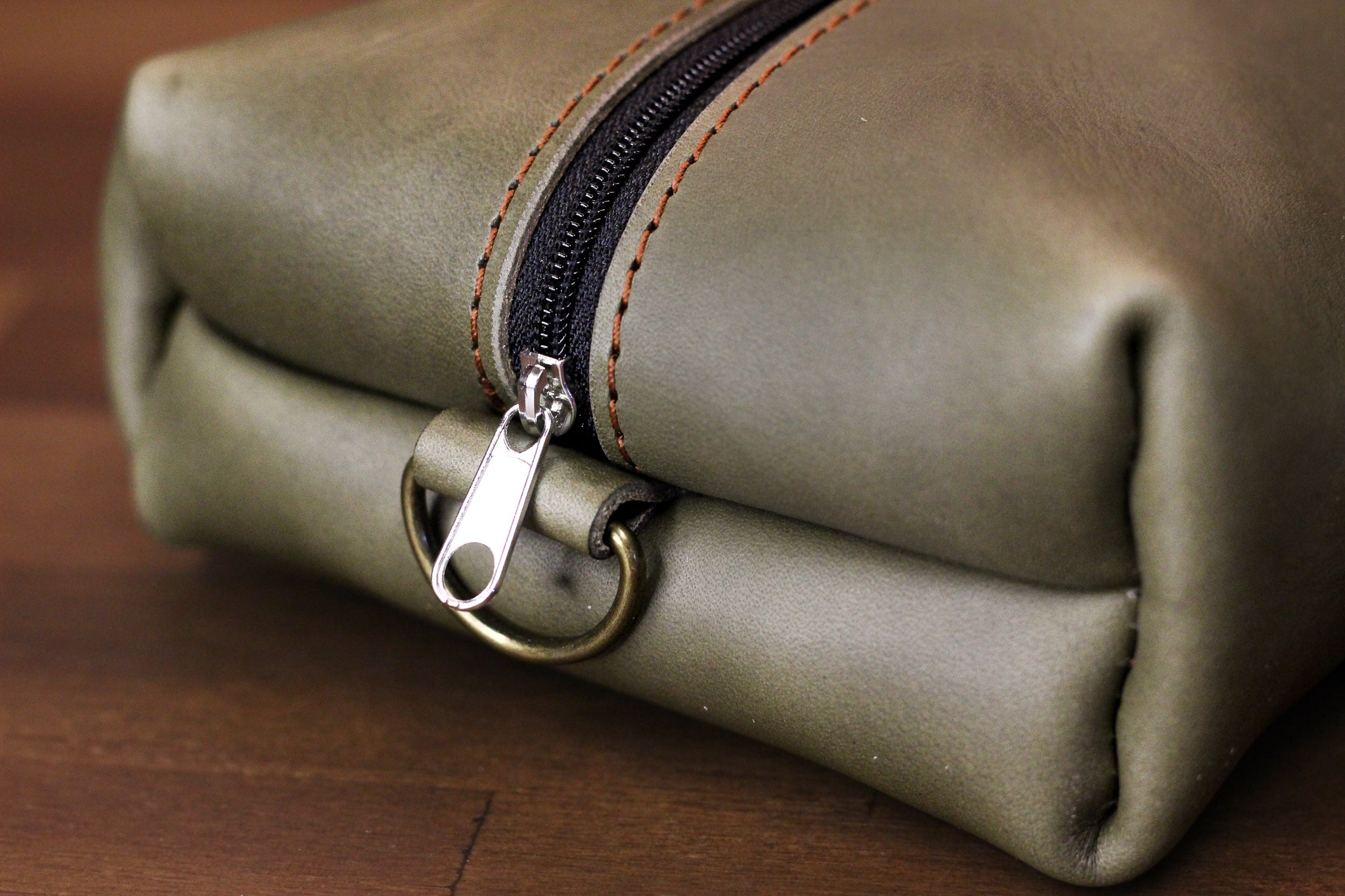 Leather Dopp Kit - Grey Minerva