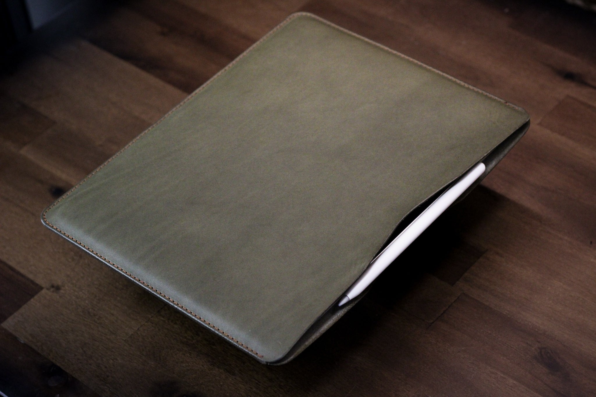 Leather iPad Sleeve - Grey Minerva