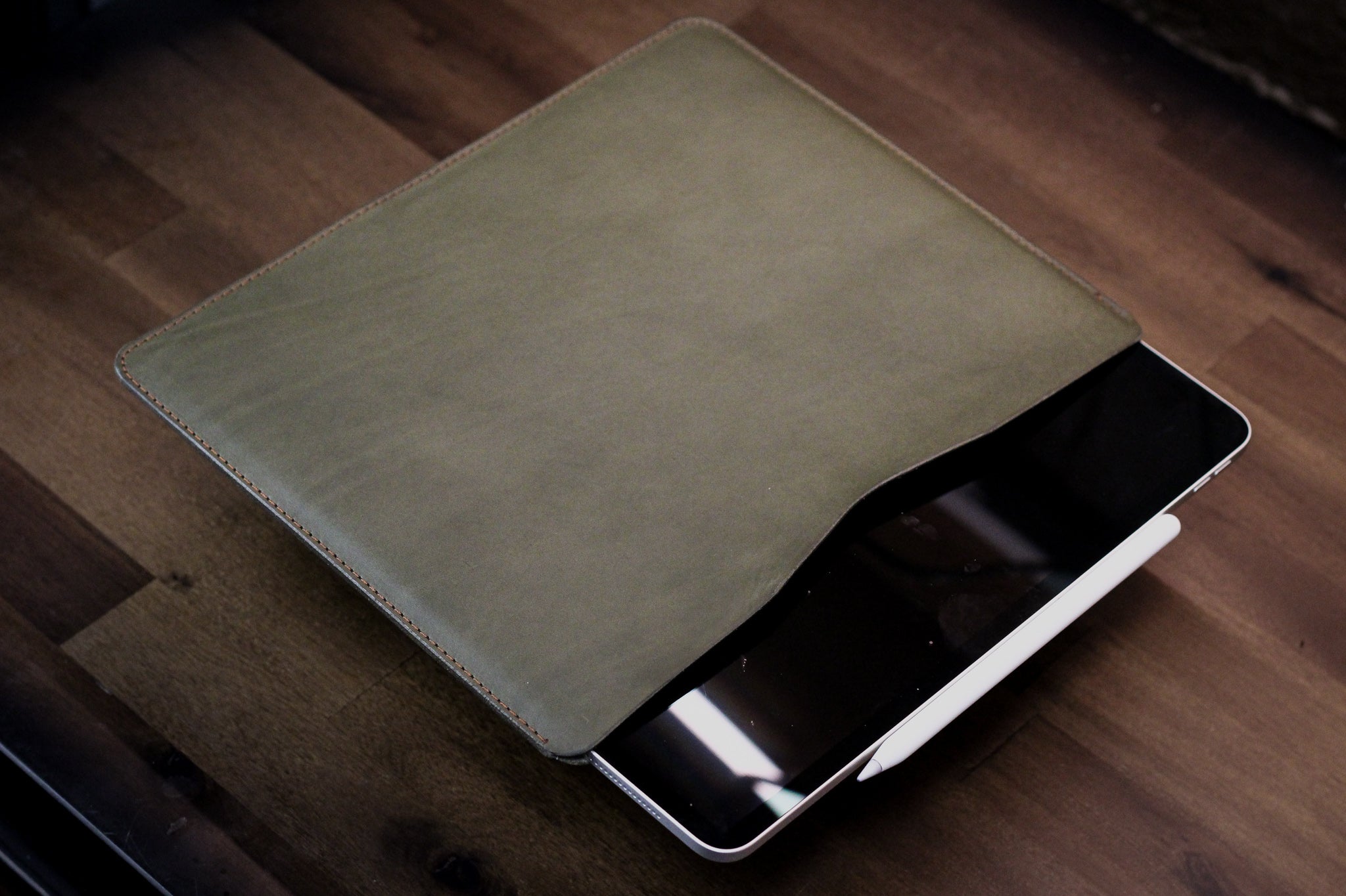 Leather iPad Sleeve - Grey Minerva