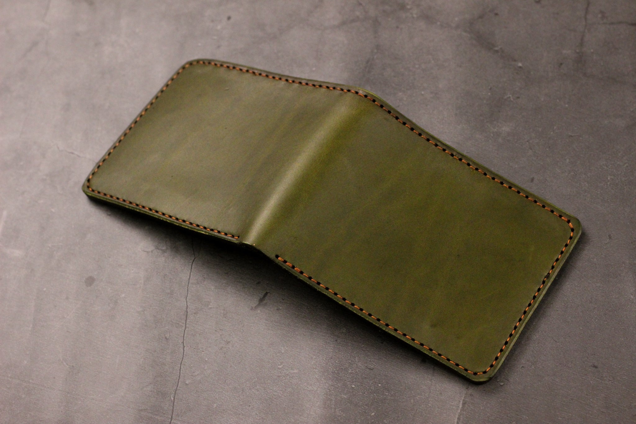 Leather 5 Pocket Wallet - Olive Green Minerva