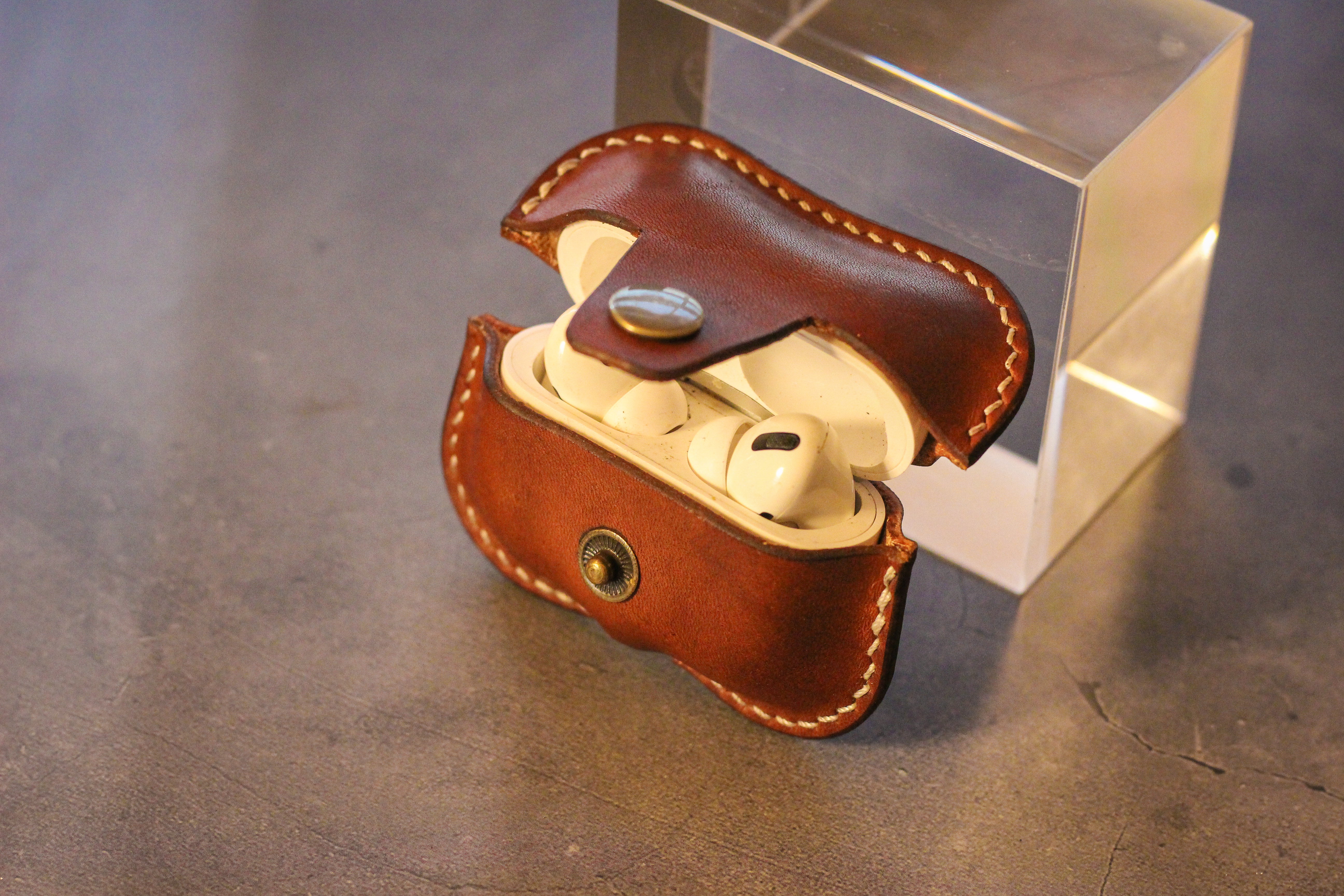 Leather AirPods Case - Walnut Minerva