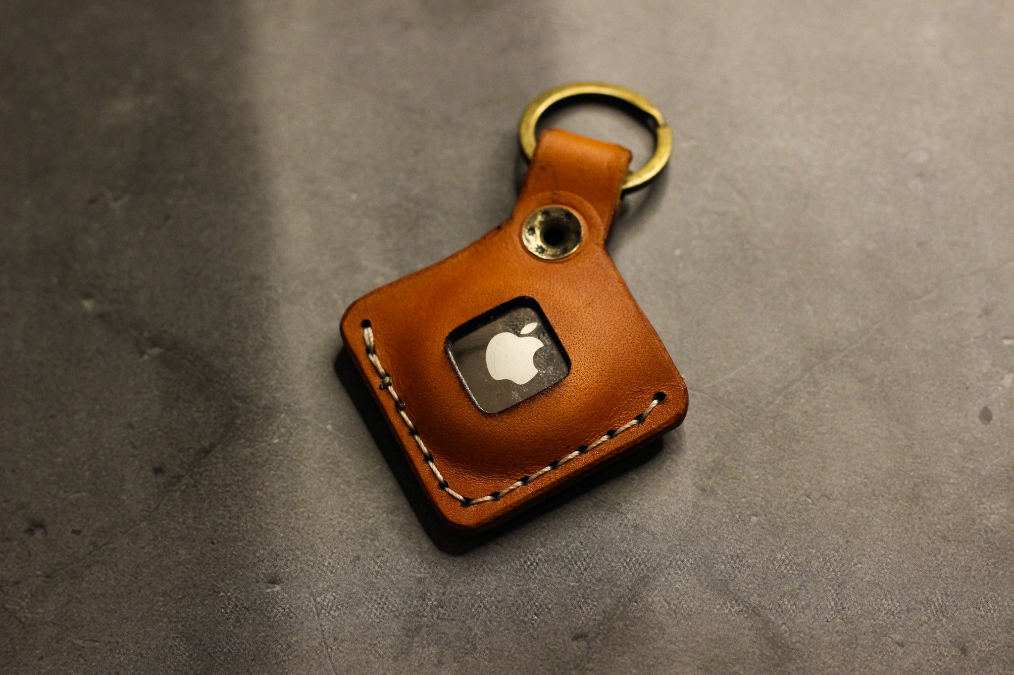 Leather AirTag Keychain - Olmo Minerva