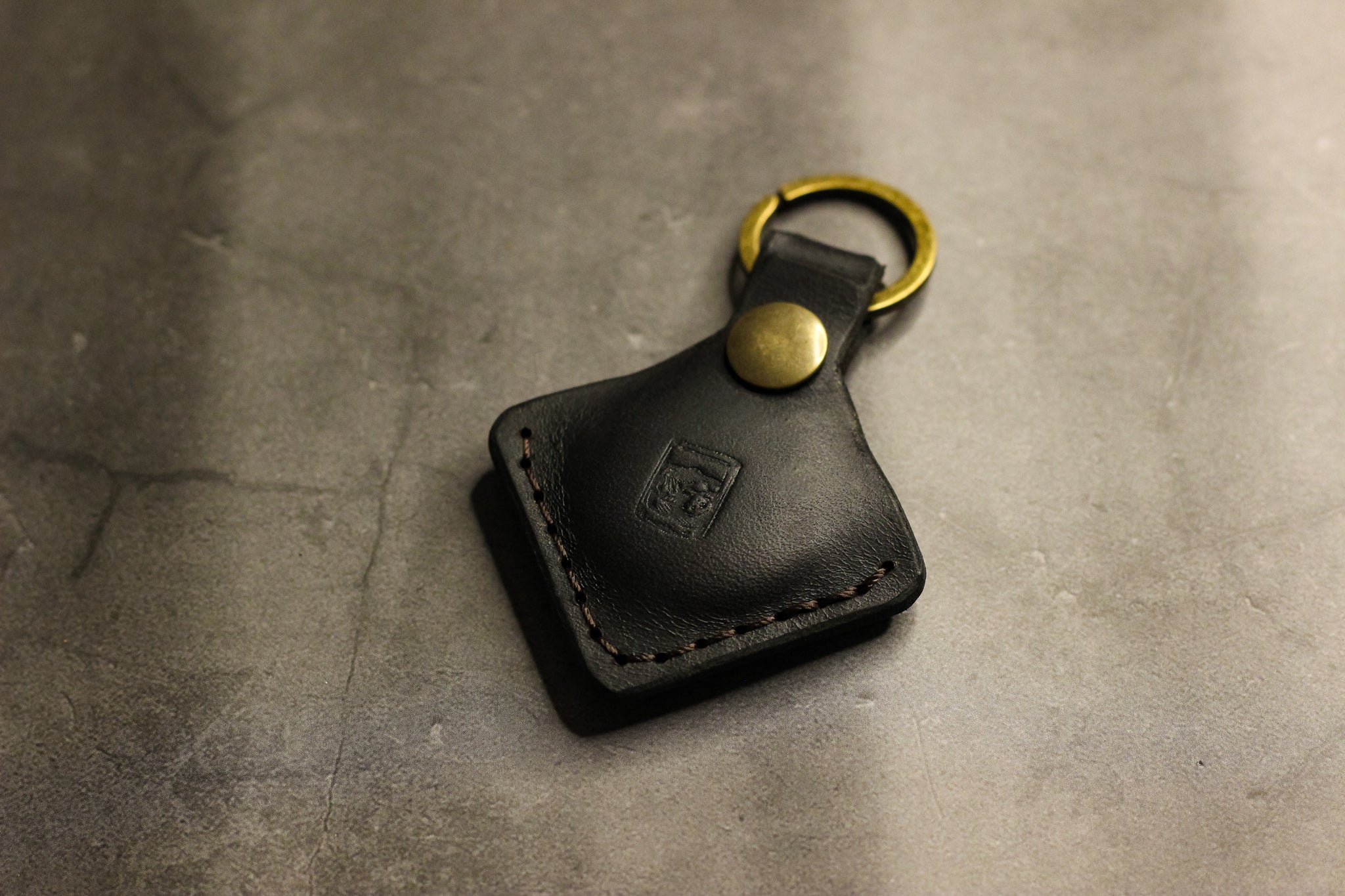 Leather AirTag Keychain - Black Balmoral