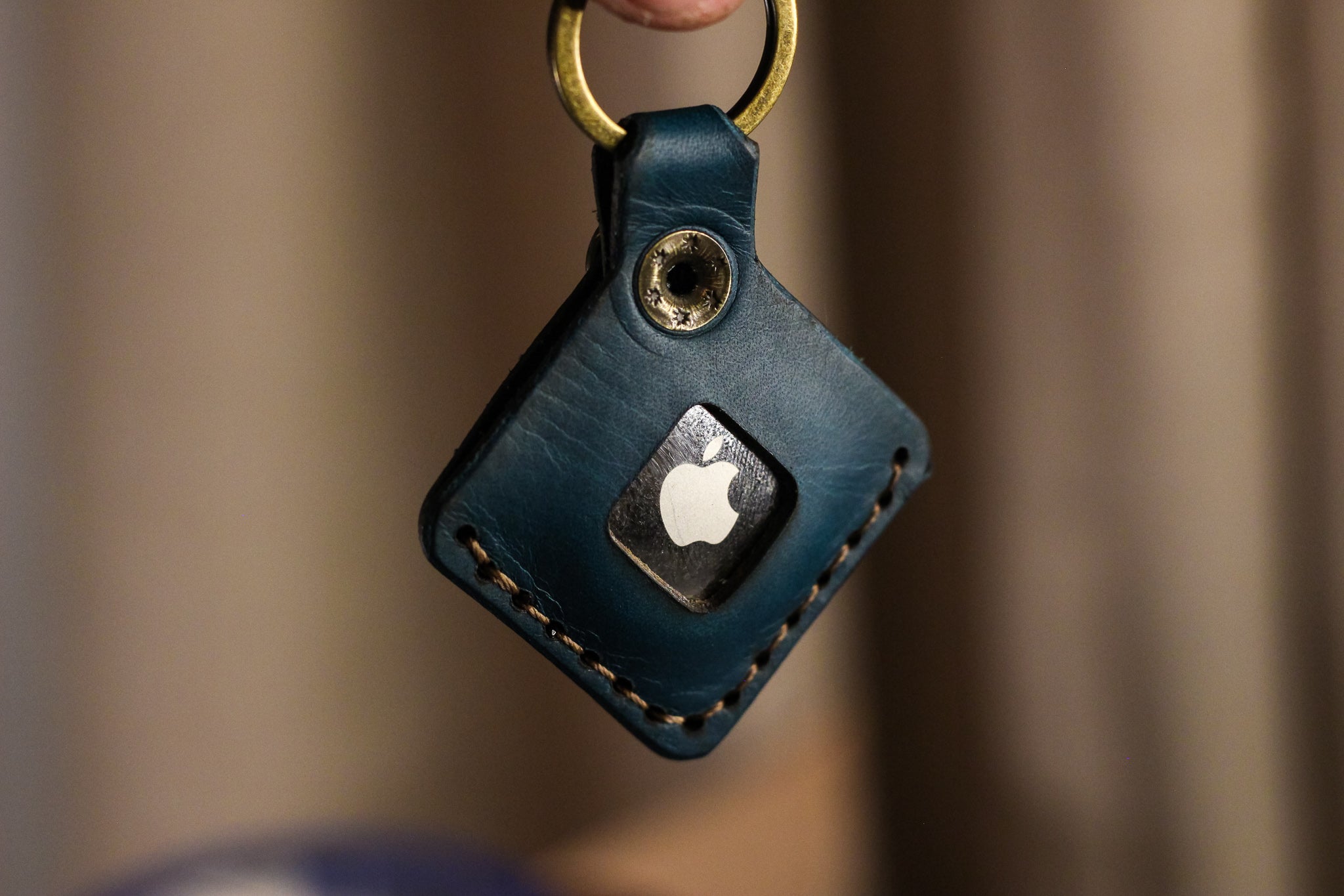 Leather AirTag Keychain - Turquoise Minerva