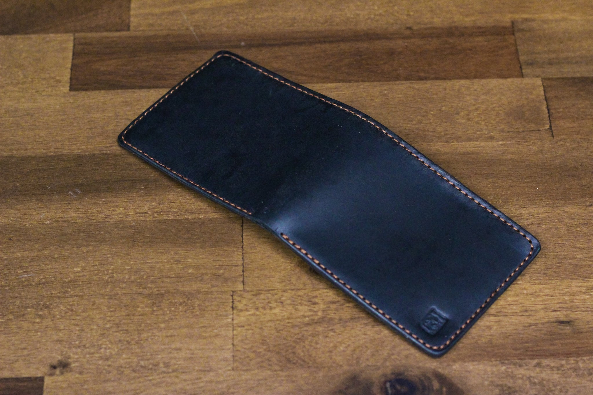 Leather 5 Pocket Wallet - Black Minerva